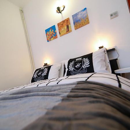 Appartement June Studio à Braşov Extérieur photo